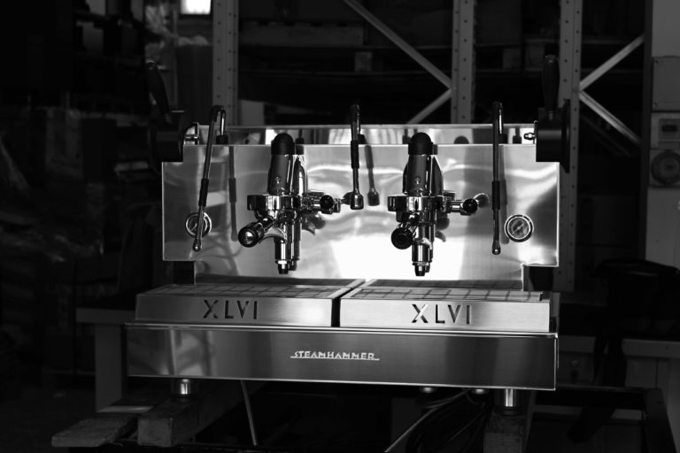 XLVI STEAMHAMMER LEVA Espresso machine XLVI Operai del Vapore